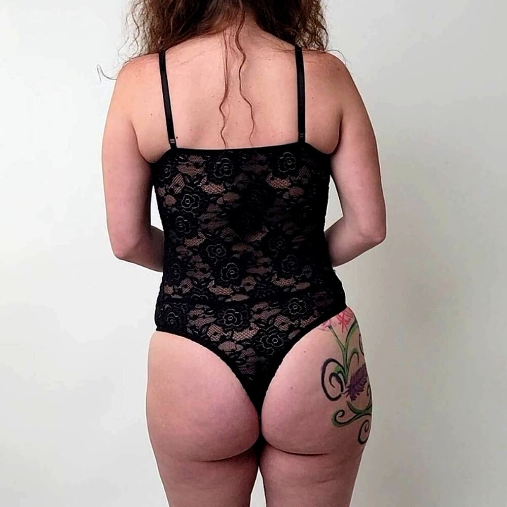 Lulu's Black Lace Sheer Floral Bodysuit - M - Picture 8 of 9